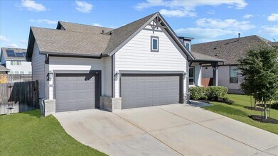 908 Knowles Dr in Hutto, TX - Building Photo - Building Photo