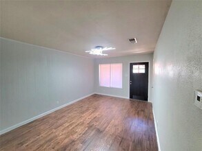 1410 Valleyridge Dr in Austin, TX - Building Photo - Building Photo