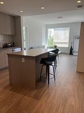6438 Byrnepark Dr in Burnaby, BC - Building Photo - Building Photo