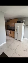 1570 NE 12th St in Homestead, FL - Foto de edificio - Building Photo