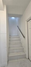 3915 Ponce de Leon Blvd in Coral Gables, FL - Building Photo - Building Photo