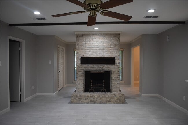 property at 3110 Springhill Dr