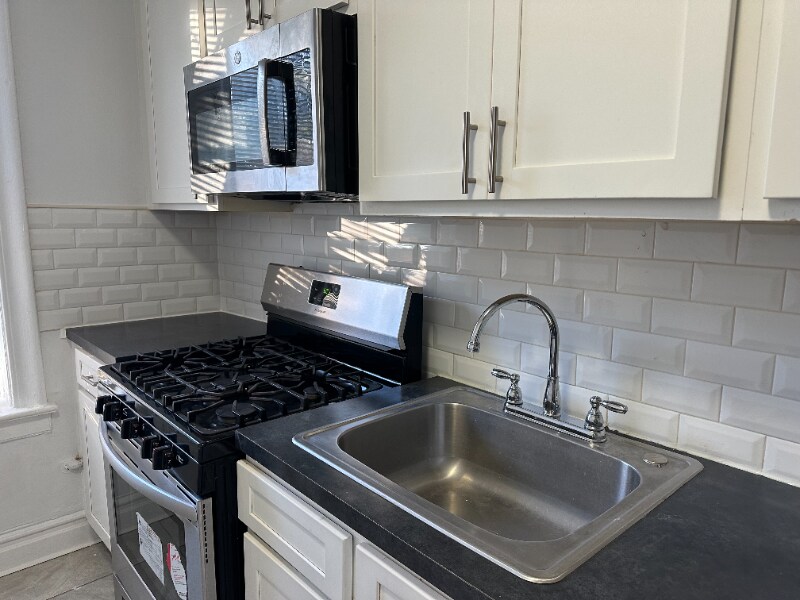 125 Corbin Ave in Jersey City, NJ - Foto de edificio