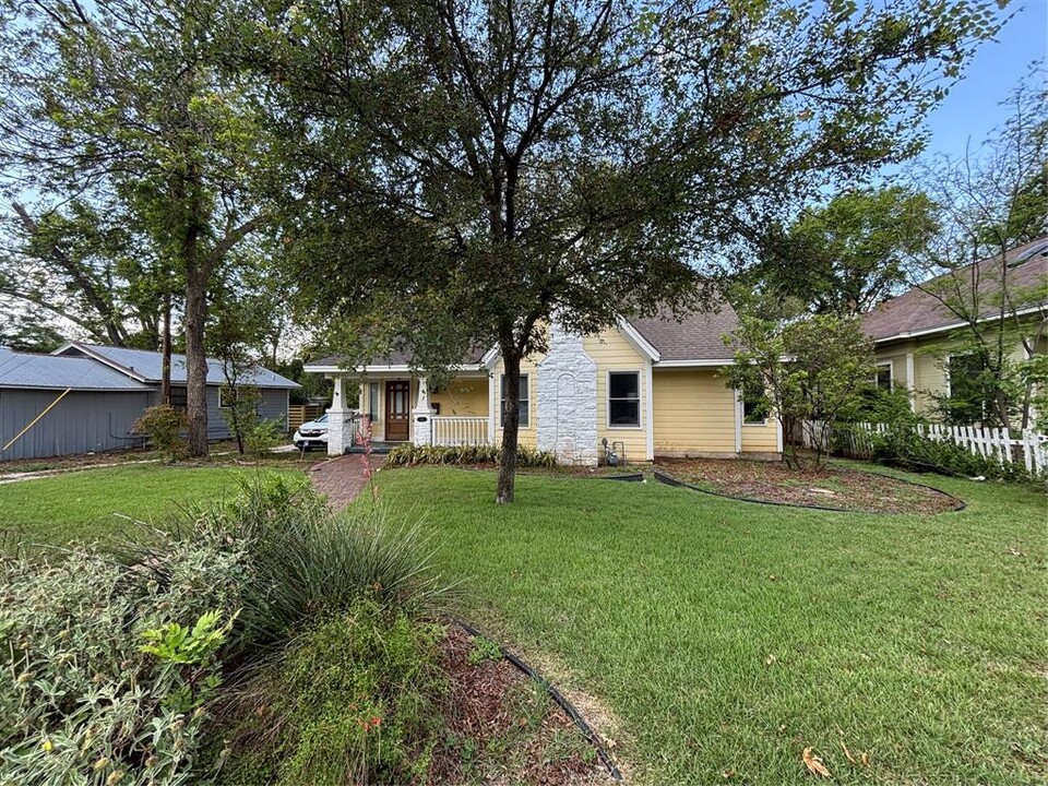 811 E 46th St in Austin, TX - Building Photo