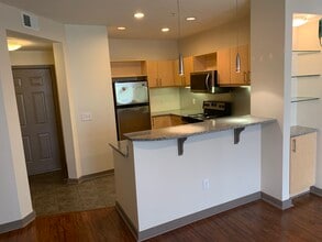 390 17th St NW, Unit 3057 in Atlanta, GA - Building Photo - Building Photo
