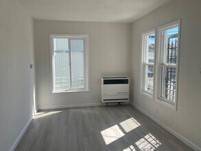 1052 48th St in Emeryville, CA - Building Photo - Building Photo
