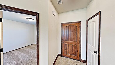 1712 W Zachary Way in Mustang, OK - Building Photo - Building Photo