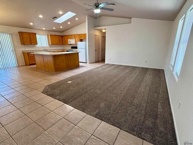 10796 S Monterrey Way in Yuma, AZ - Building Photo - Building Photo