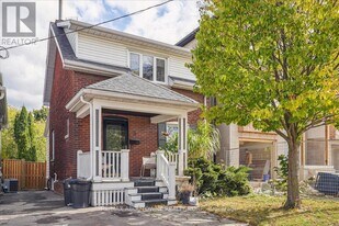 5 Milton St in Toronto, ON - Building Photo