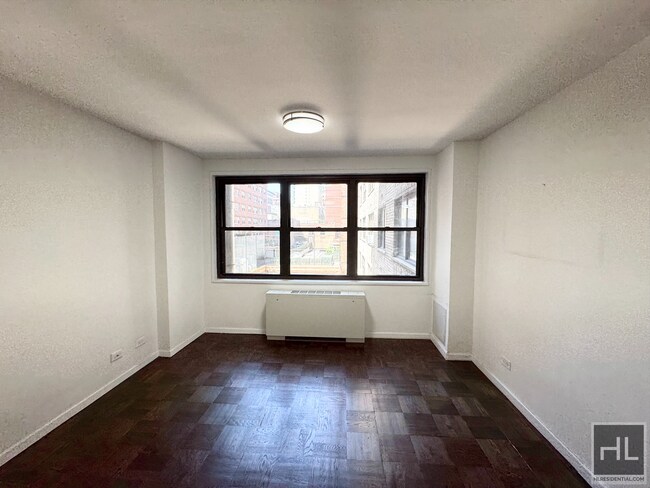 5 AVENUE in New York, NY - Building Photo - Building Photo