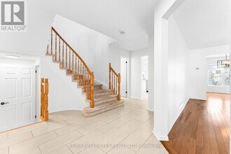 33 Inverary Dr in Ottawa, ON - Building Photo - Building Photo