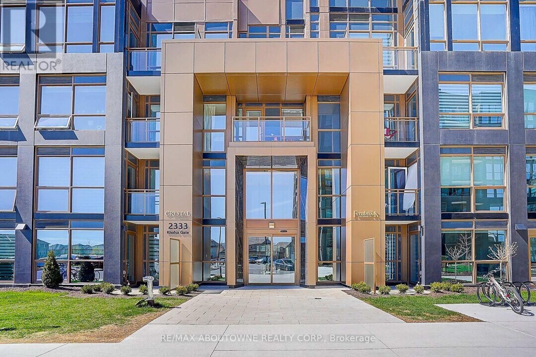 2333-2333 Khalsa Gate in Oakville, ON - Building Photo