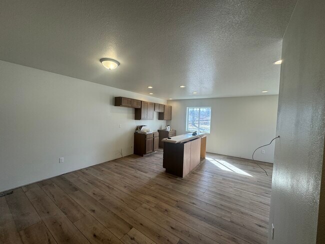 822 W 6th St in Cedar Falls, IA - Building Photo - Building Photo