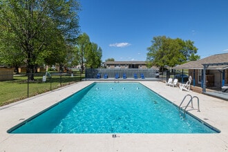 The Avenue in Fayetteville, AR - Foto de edificio - Building Photo