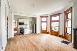 223 E Ferry St, Unit 101 in Detroit, MI - Foto de edificio - Building Photo