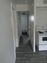 1821 Alcoy Rd, Unit 3 in Cleveland, OH - Foto de edificio - Building Photo