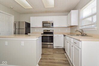 9235 Delphi Ct in Indianapolis, IN - Building Photo - Building Photo