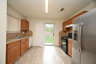 12518 Sterlingstone Dr in Houston, TX - Foto de edificio - Building Photo