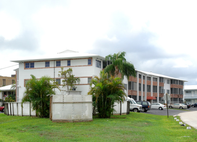 The Gardens @ NE 51st Court in Fort Lauderdale, FL - Building Photo - Building Photo