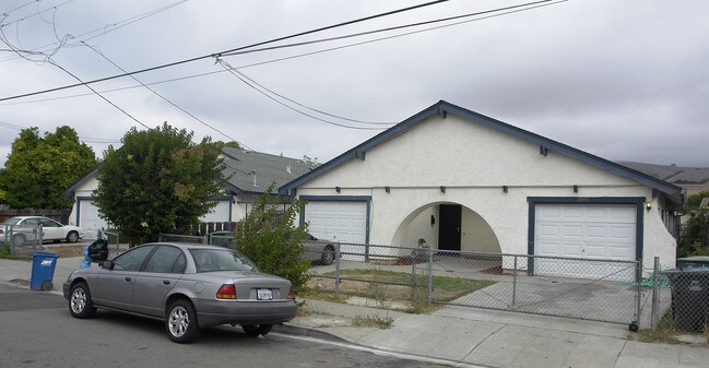 33448 6th St in Union City, CA - Foto de edificio - Building Photo