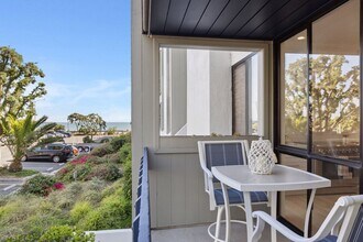 350 Paseo De Playa in Ventura, CA - Building Photo - Building Photo