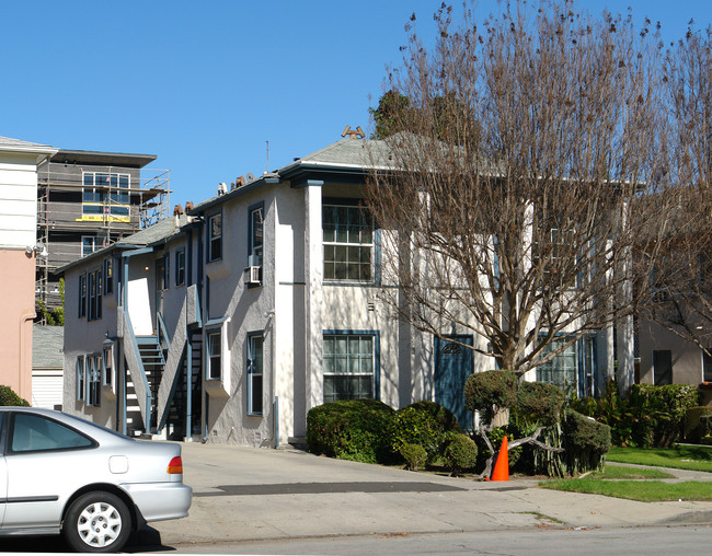 11143 Camarillo St in North Hollywood, CA - Building Photo - Building Photo