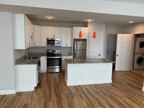 7 Hospital Ave in Danbury, CT - Building Photo - Building Photo