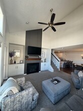 6908 Jody Ave S in Cottage Grove, MN - Foto de edificio - Building Photo