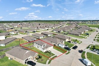 507 Thunder Cloud Dr in Baytown, TX - Foto de edificio - Building Photo