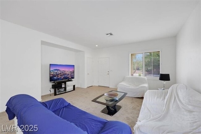 1935 Valley Center Dr in Henderson, NV - Building Photo - Building Photo