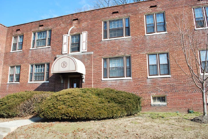 Wyndmoor Gardens in Philadelphia, PA - Foto de edificio