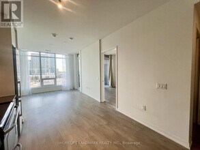 8868 Yonge St in Richmond Hill, ON - Building Photo - Building Photo