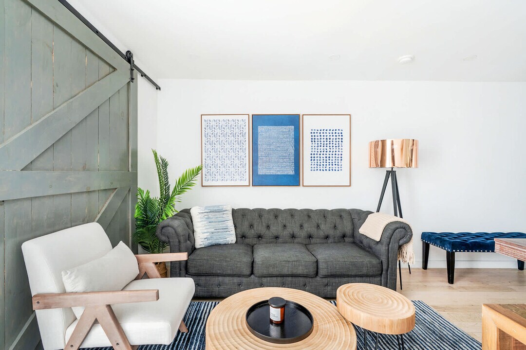244 E 75th St in New York, NY - Building Photo