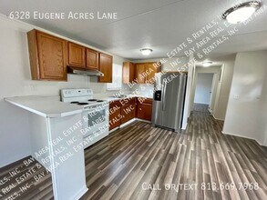 6328 Eugene Acres Ln in Gibsonton, FL - Building Photo - Building Photo