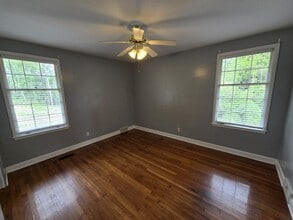 604 Highland Park Dr in Greenwood, SC - Building Photo - Building Photo