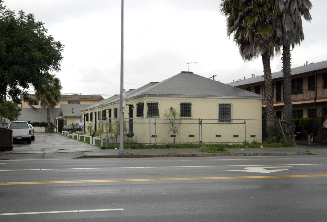 6205-6211 Crenshaw Blvd in Los Angeles, CA - Building Photo