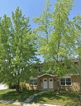 8622 Westbrook Dr in Sturtevant, WI - Building Photo