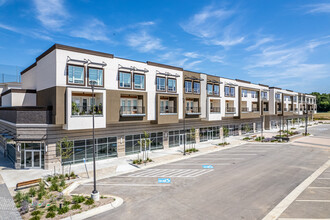 Woodstone at Metro North Crossing in Kansas City, MO - Foto de edificio - Building Photo