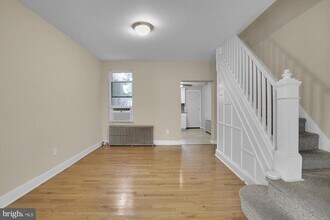 443 Emily St in Philadelphia, PA - Building Photo - Building Photo