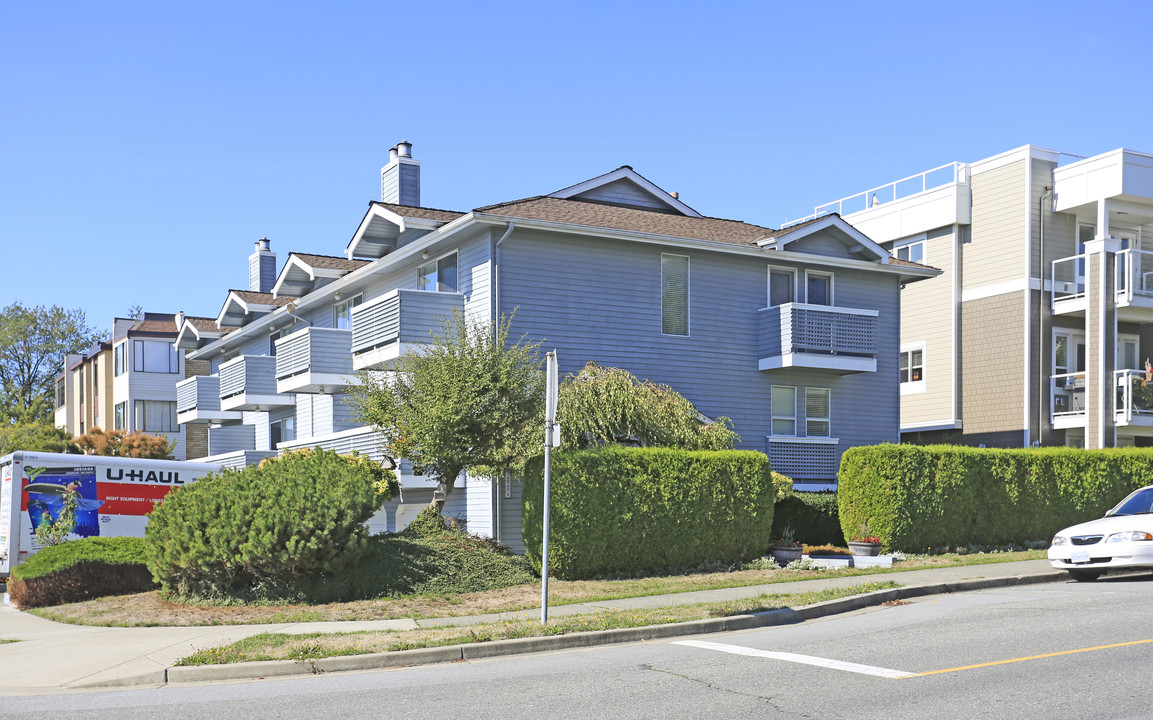 15289-15299 Roper Ave in Vancouver, BC - Building Photo