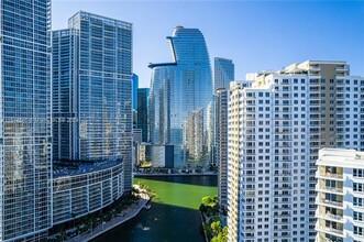 300 Biscayne Boulevard Way, Unit 706E in Miami, FL - Foto de edificio - Building Photo