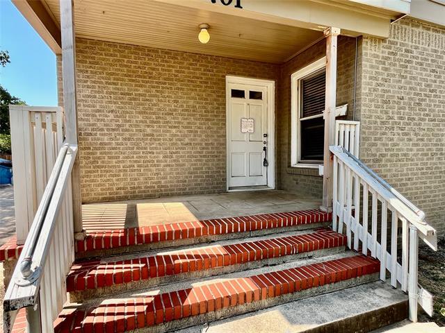 701 W Sycamore St in Denton, TX - Building Photo - Building Photo