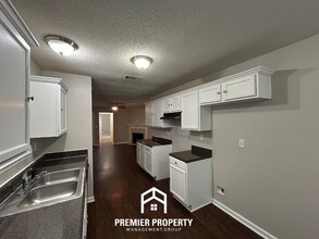 7837 Shadowland Cove in Memphis, TN - Building Photo - Building Photo