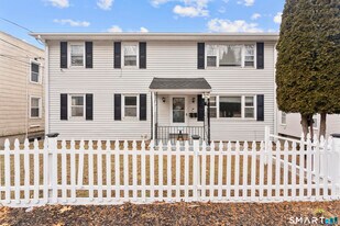 21 N Spring St in Ansonia, CT - Building Photo