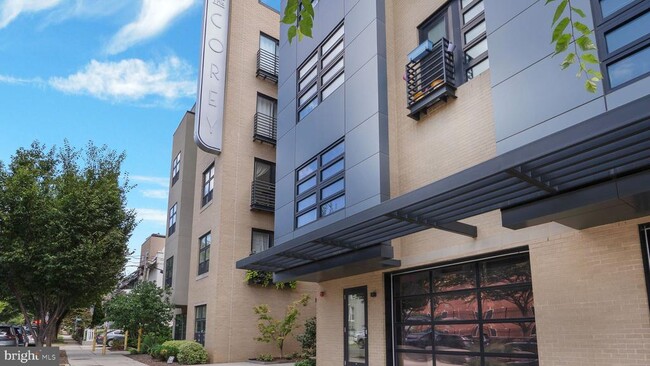 property at 1111 Orren St NE