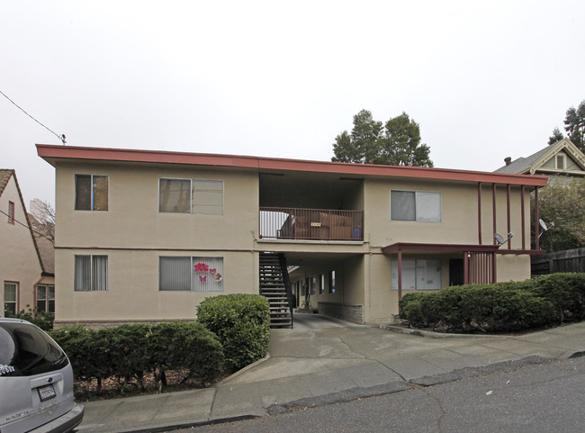 3040 Lynde St in Oakland, CA - Building Photo - Building Photo