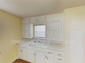 215 E Hayes St in Norman, OK - Building Photo - Building Photo