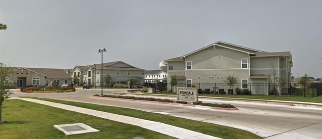 property at 13101 Avondale Farms Dr