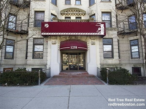 1258 Commonwealth Ave in Boston, MA - Building Photo - Building Photo