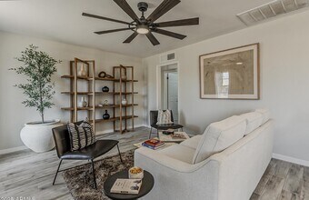 5014 W Gardenia Ave in Glendale, AZ - Building Photo - Building Photo